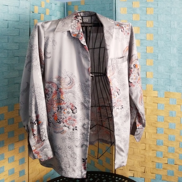 ~VINTAGE~ Button Up long sleve Silk Blazer! - Picture 7 of 8